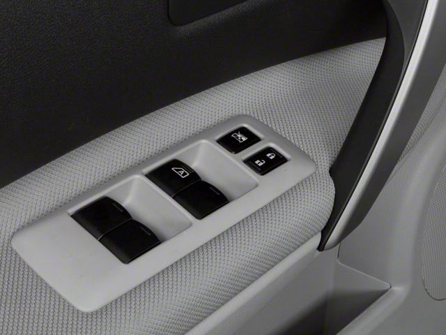 2013 Nissan Rogue FWD 4dr SV