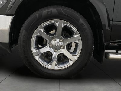 2017 RAM 1500 Laramie 4x4 Crew Cab 5'7 Box