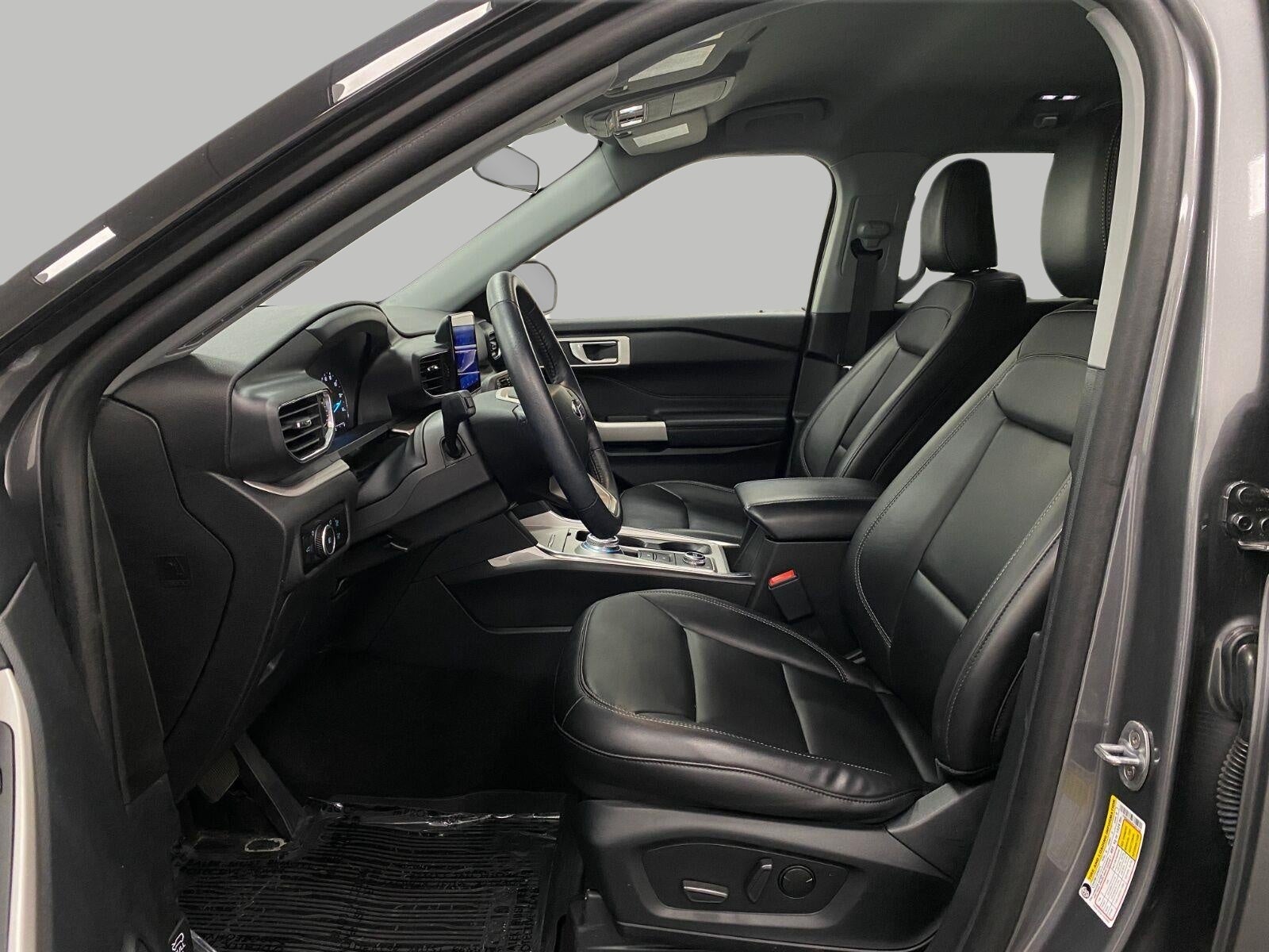 2023 Ford Explorer XLT 4WD