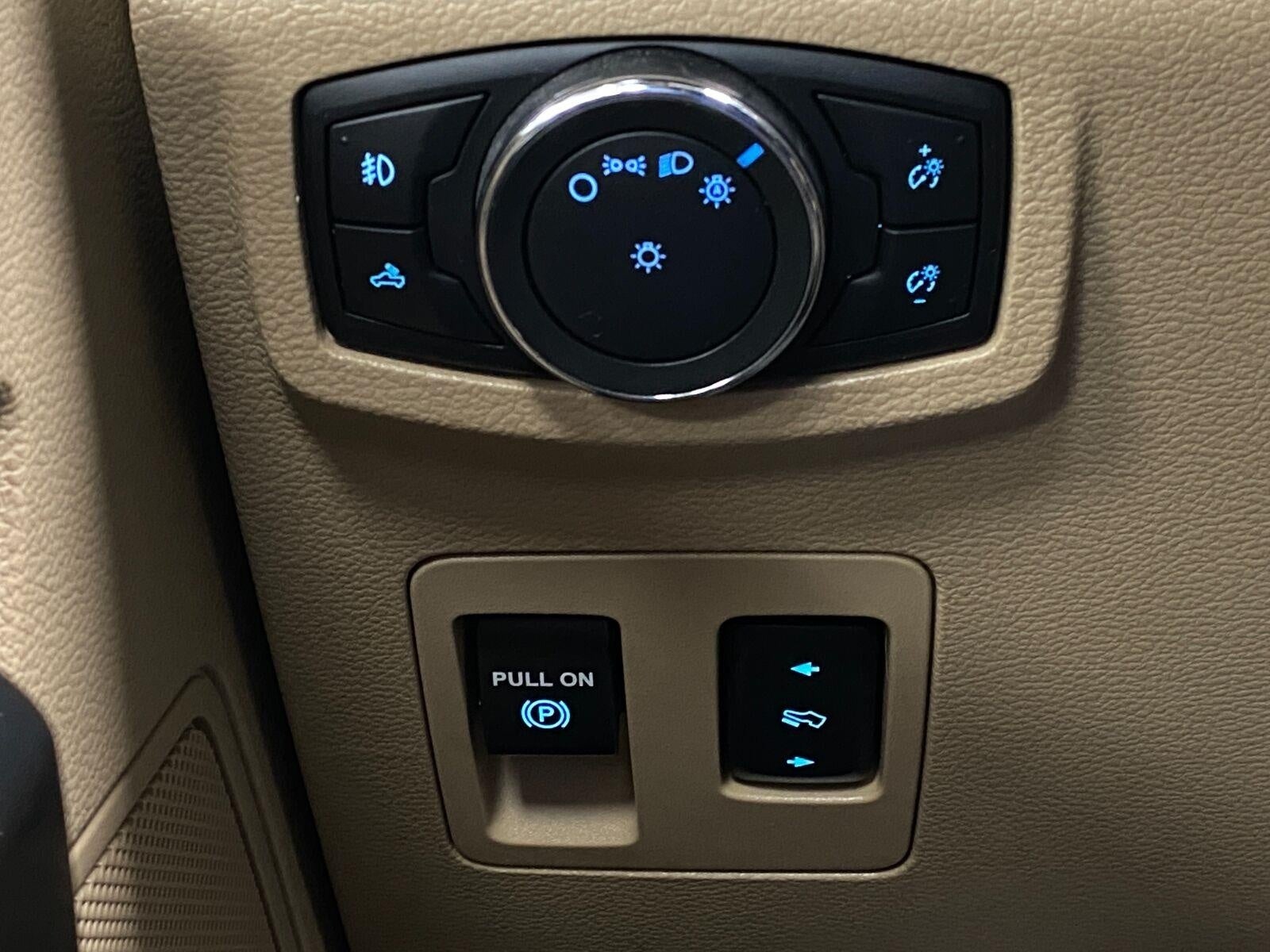 2016 Ford F-150 4WD SuperCrew 145 XLT