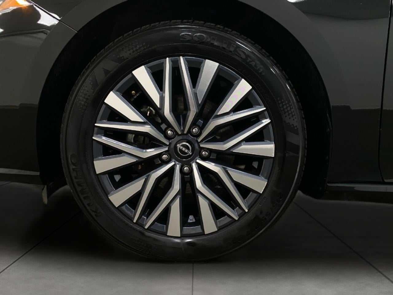2025 Nissan Altima SV FWD