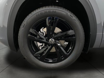 2026 Volkswagen Atlas Cross Sport 2.0T SEL R-Line Black 4MOTION