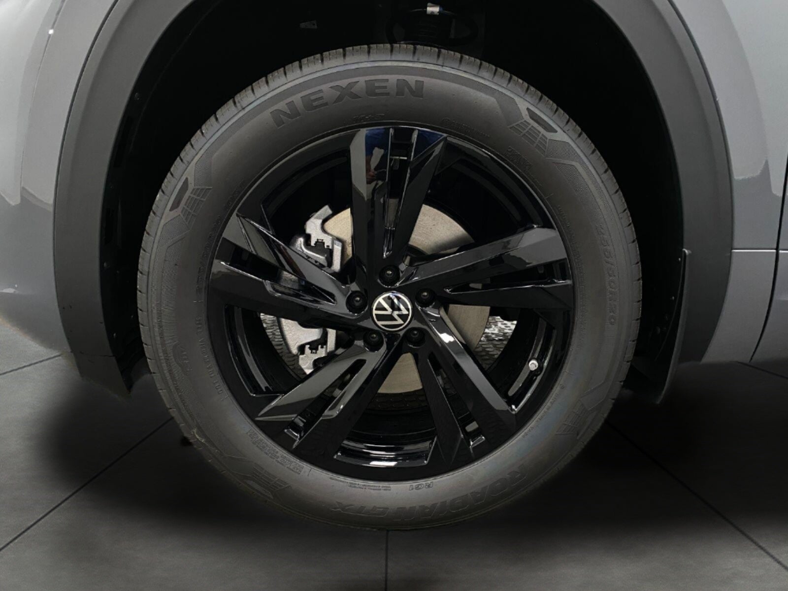 2026 Volkswagen Atlas Cross Sport 2.0T SEL R-Line Black 4MOTION