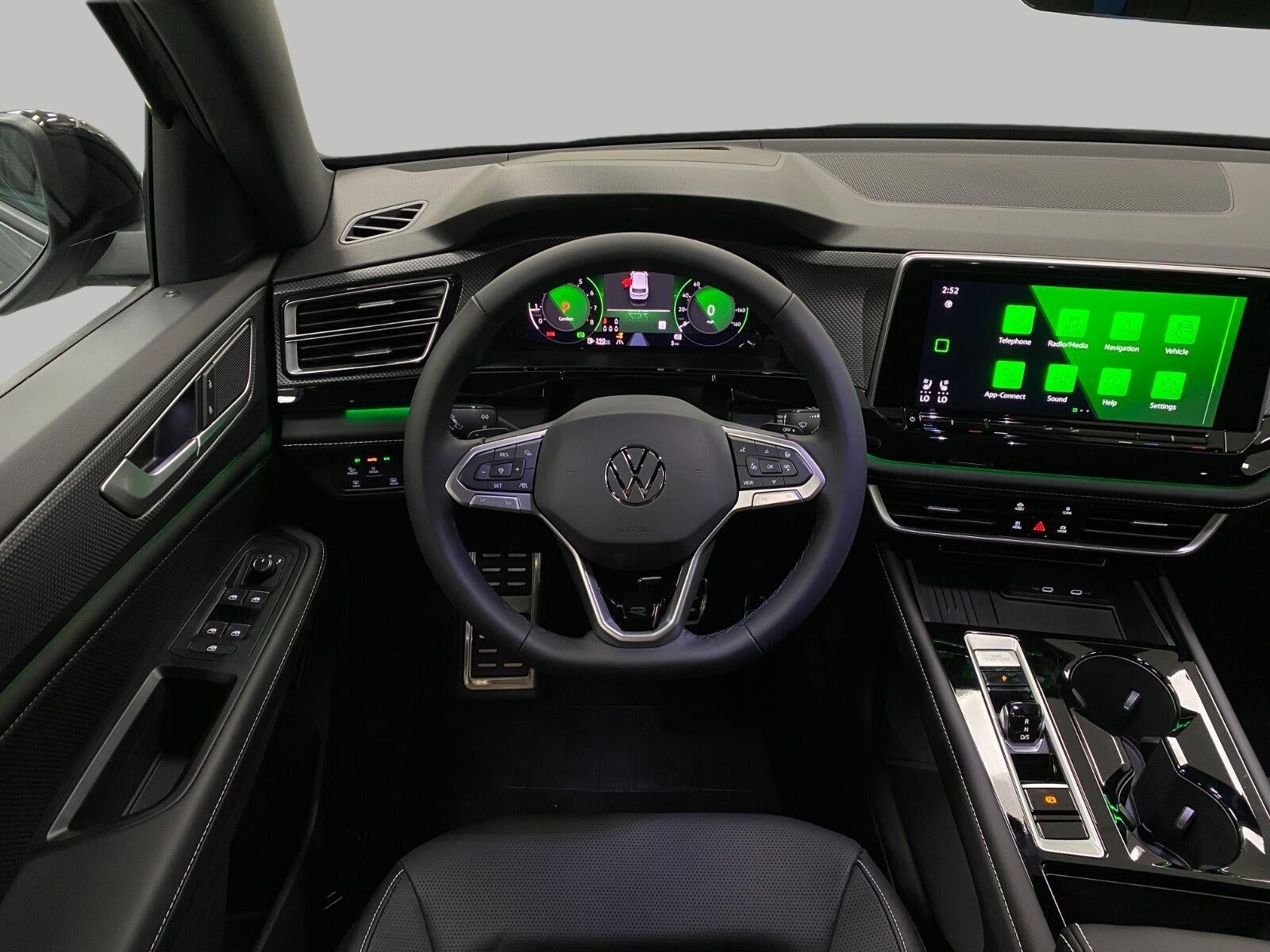 2026 Volkswagen Atlas Cross Sport 2.0T SEL R-Line Black 4MOTION