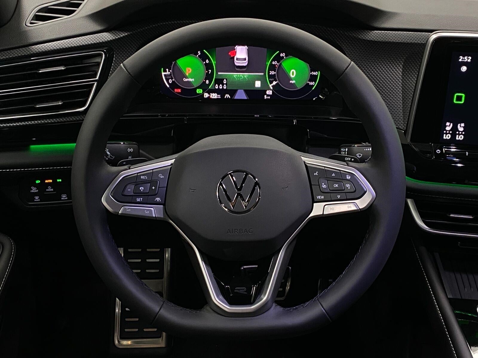 2026 Volkswagen Atlas Cross Sport 2.0T SEL R-Line Black 4MOTION