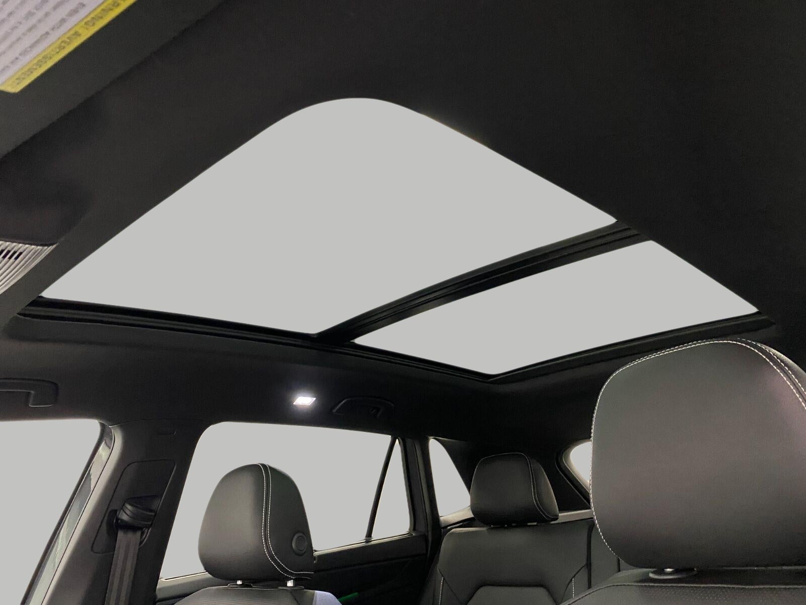 2026 Volkswagen Atlas Cross Sport 2.0T SEL R-Line Black 4MOTION