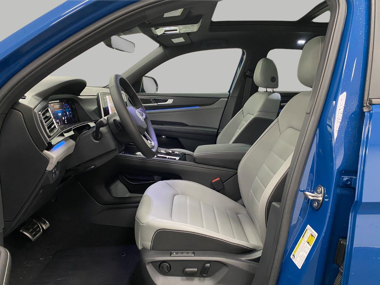 2026 Volkswagen Atlas Cross Sport 2.0T SEL R-Line Black 4MOTION