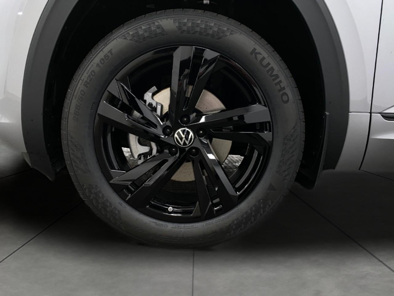 2026 Volkswagen Atlas Cross Sport 2.0T SEL R-Line Black 4MOTION