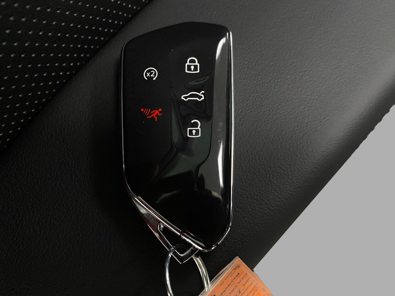 2026 Volkswagen Atlas Cross Sport 2.0T SEL R-Line Black 4MOTION