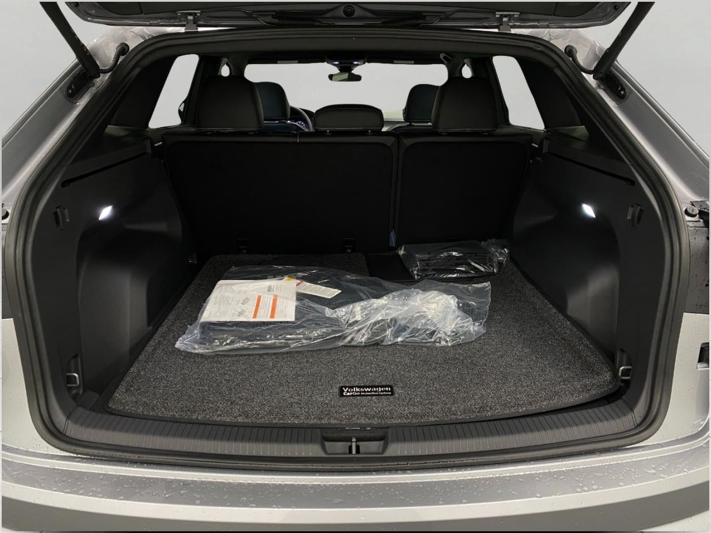 2026 Volkswagen Atlas Cross Sport 2.0T SEL R-Line Black 4MOTION