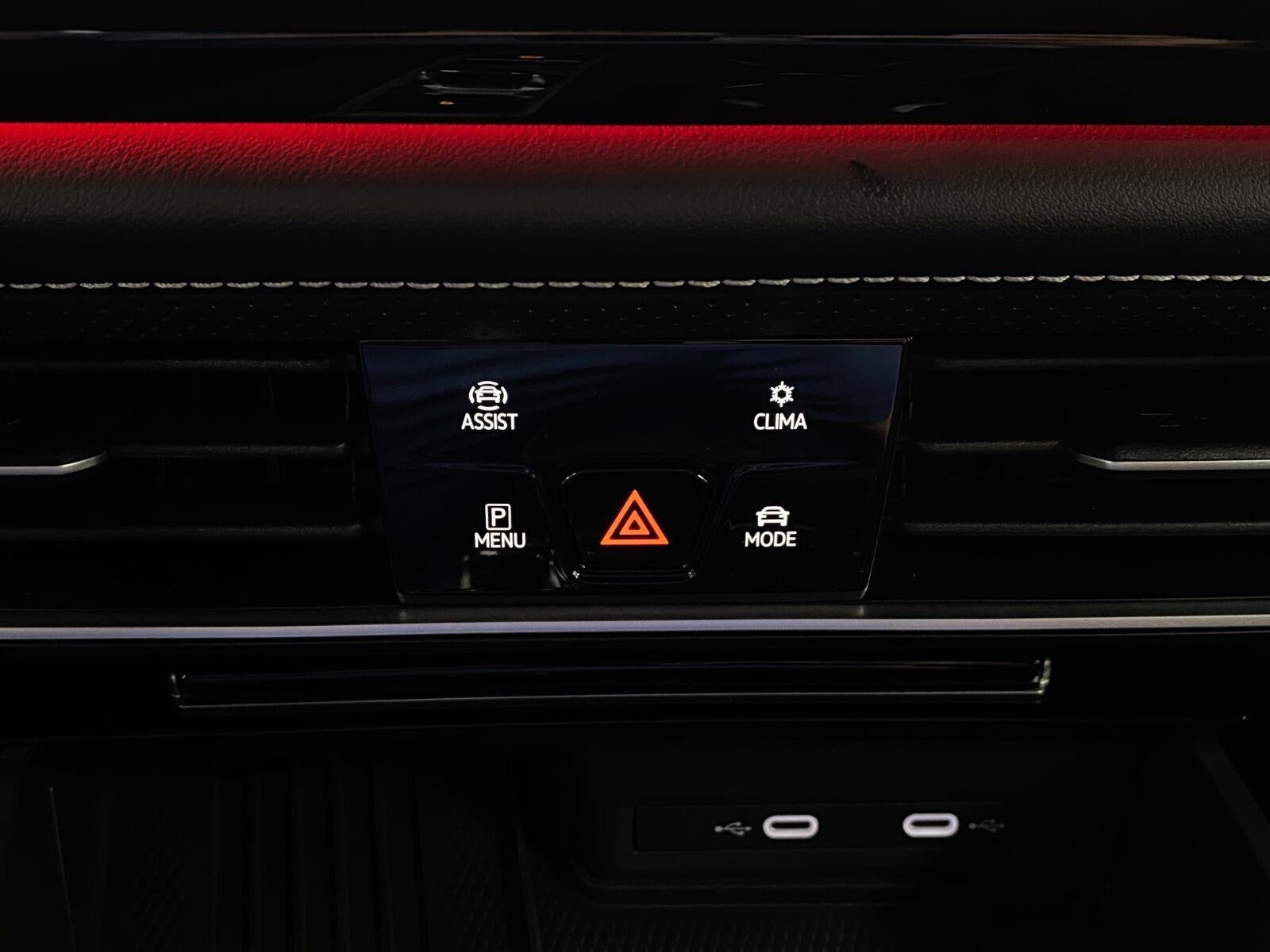 2026 Volkswagen Atlas Cross Sport 2.0T SEL R-Line Black 4MOTION
