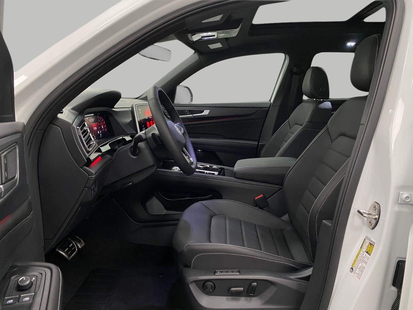 2026 Volkswagen Atlas Cross Sport 2.0T SEL R-Line Black 4MOTION