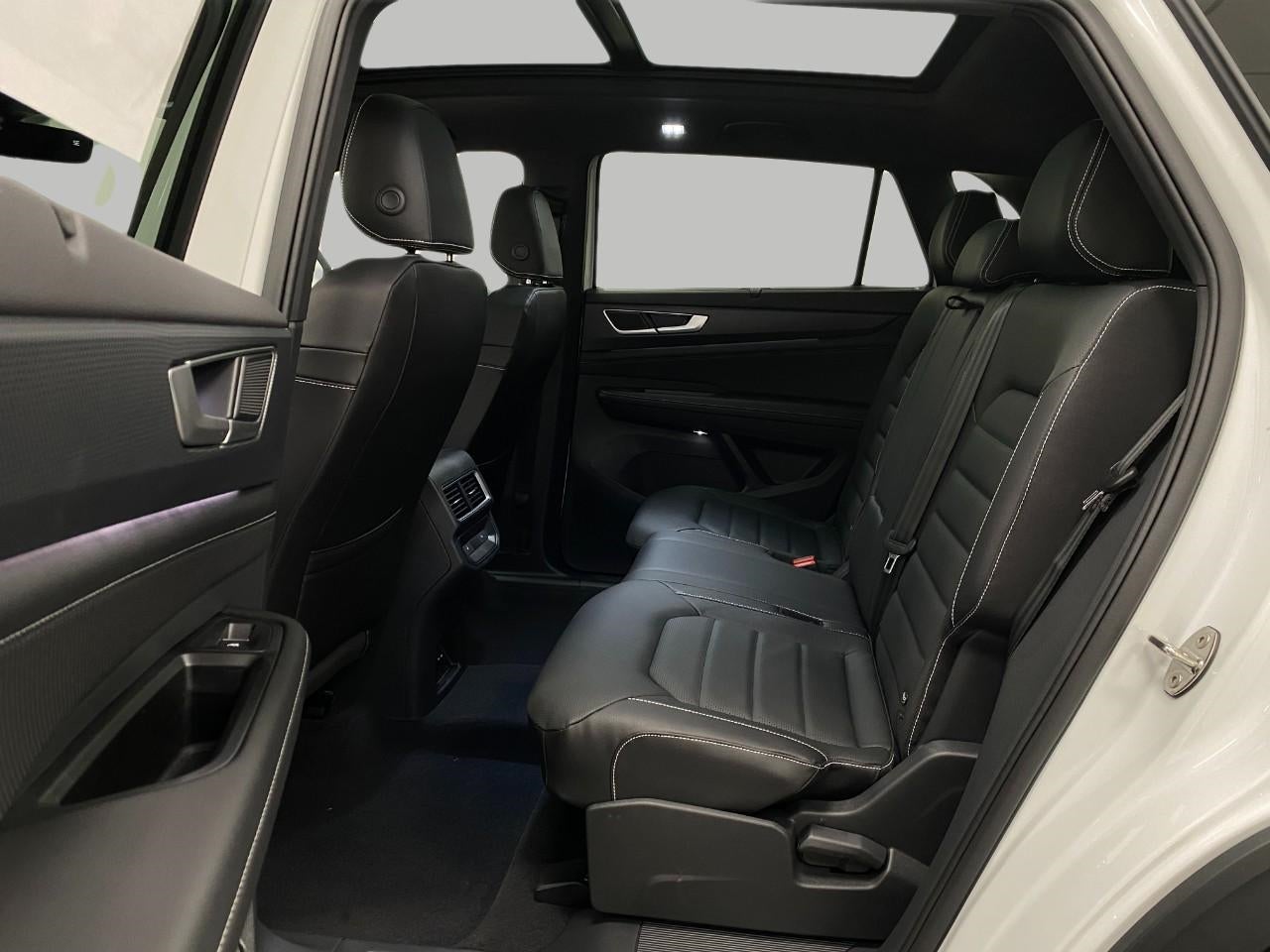 2026 Volkswagen Atlas Cross Sport 2.0T SEL R-Line Black 4MOTION