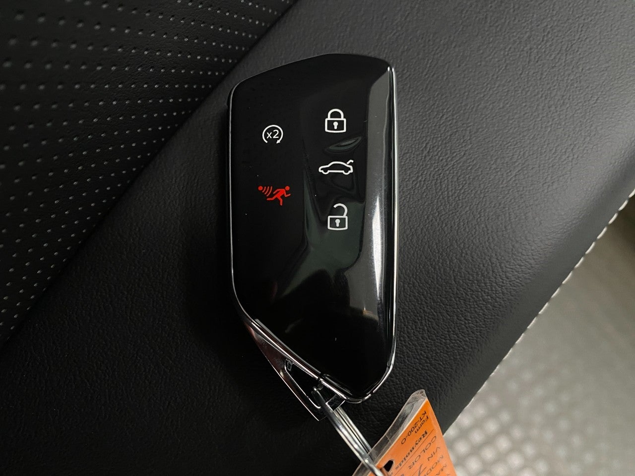 2026 Volkswagen Atlas Cross Sport 2.0T SEL R-Line Black 4MOTION