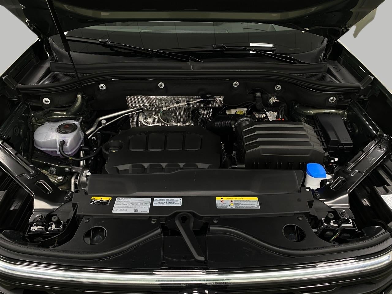 2026 Volkswagen Atlas Cross Sport 2.0T SEL R-Line Black 4MOTION