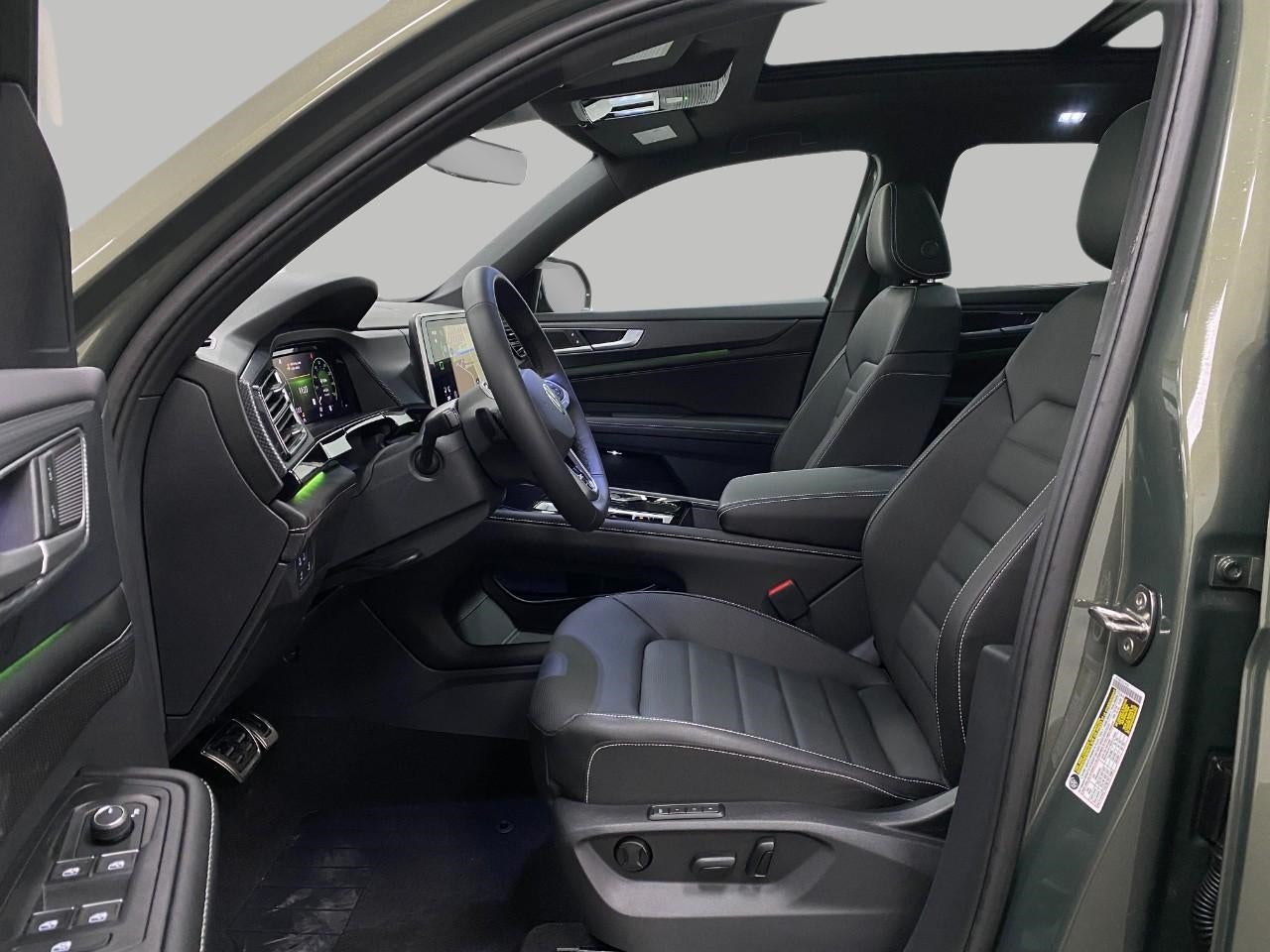 2026 Volkswagen Atlas Cross Sport 2.0T SEL R-Line Black 4MOTION