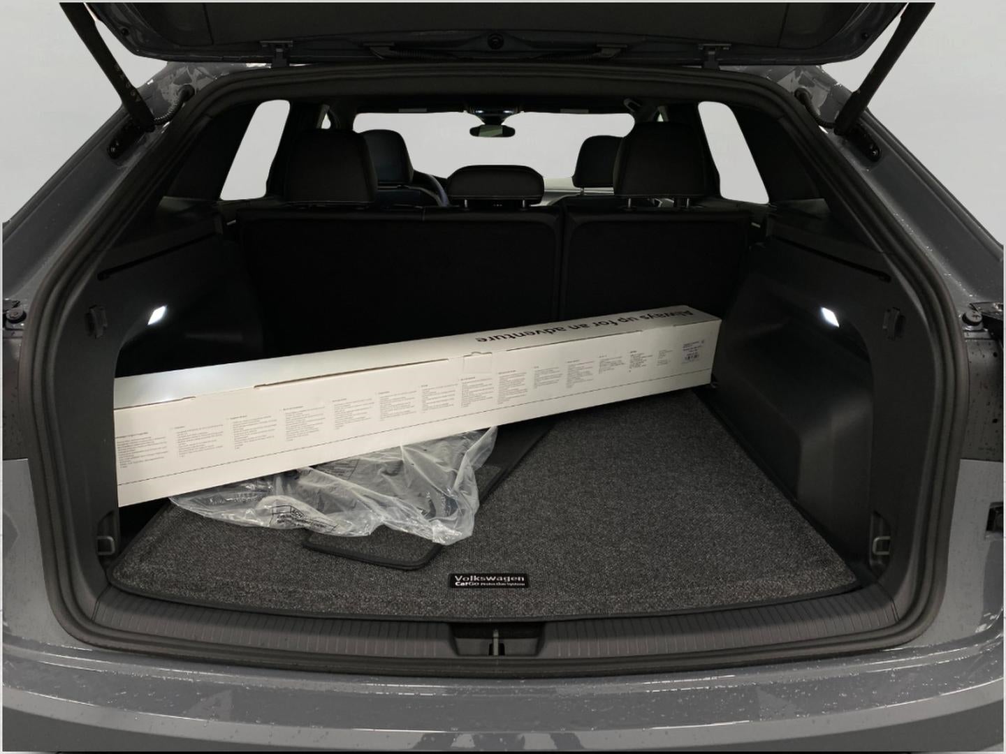 2026 Volkswagen Atlas Cross Sport 2.0T SEL R-Line Black 4MOTION