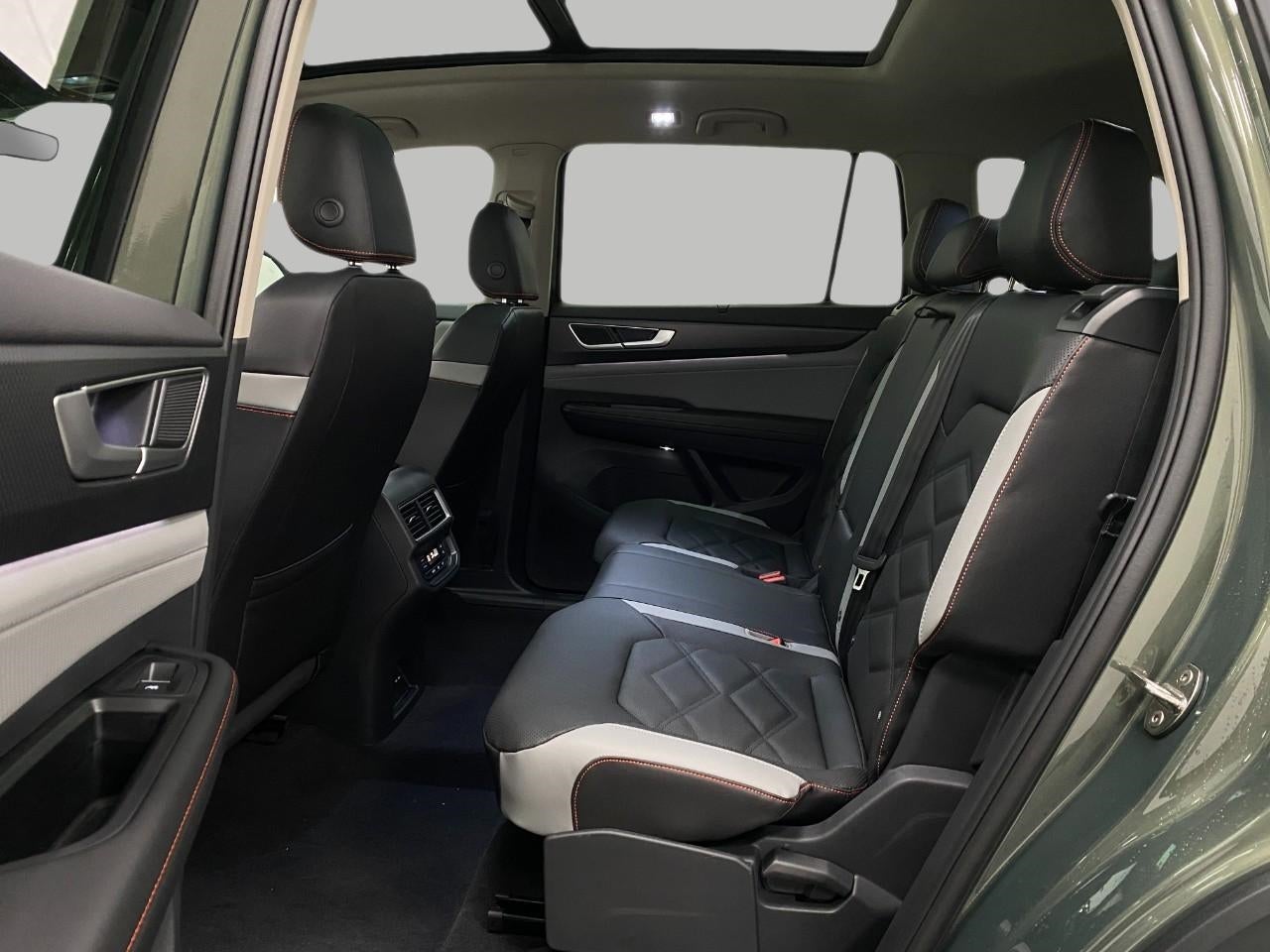 2026 Volkswagen Atlas 2.0T Peak Edition 4MOTION