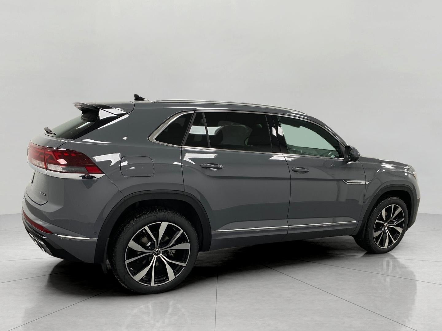 2026 Volkswagen Atlas Cross Sport 2.0T SEL Premium R-Line 4MOTION