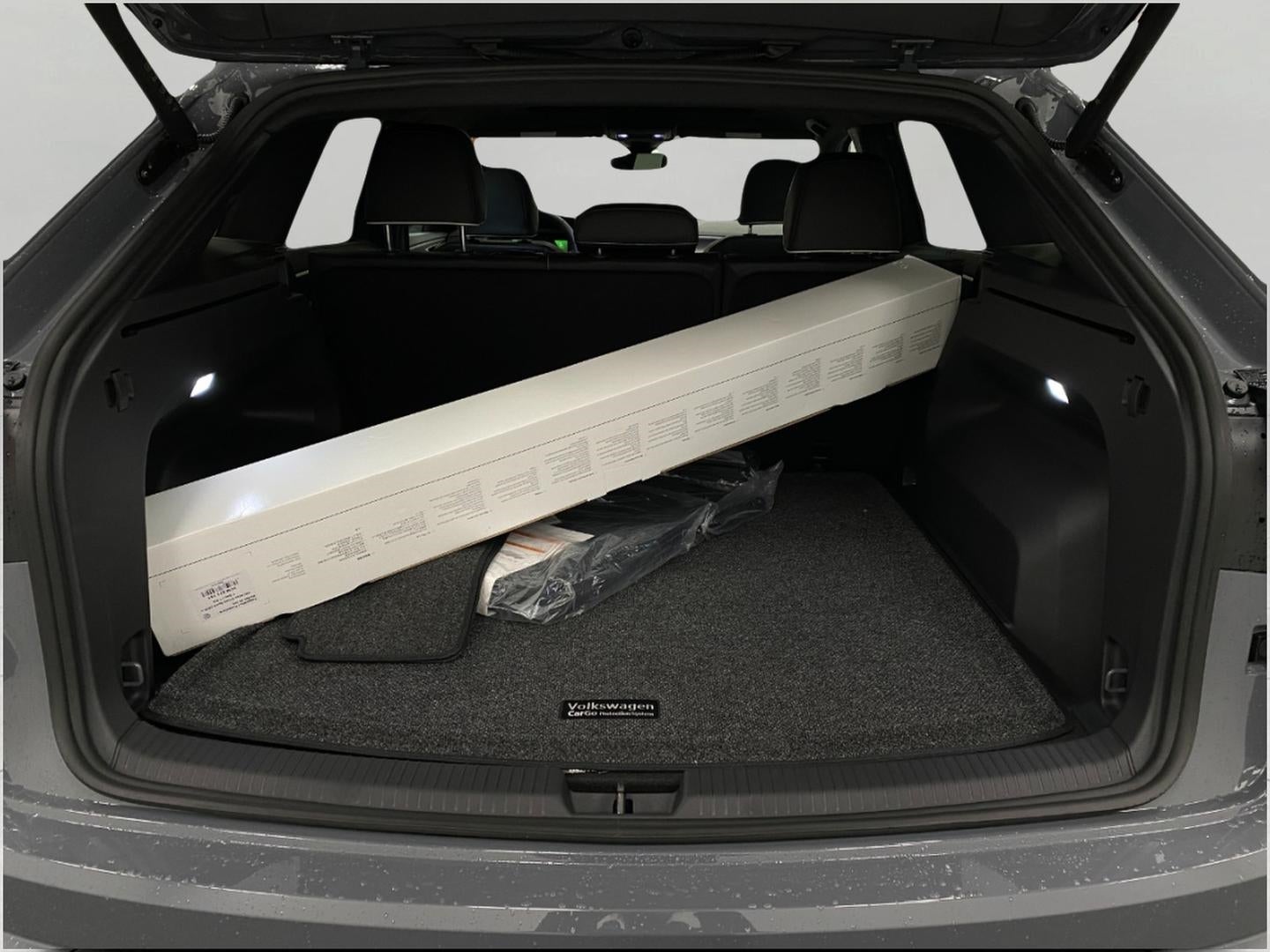 2026 Volkswagen Atlas Cross Sport 2.0T SEL Premium R-Line 4MOTION