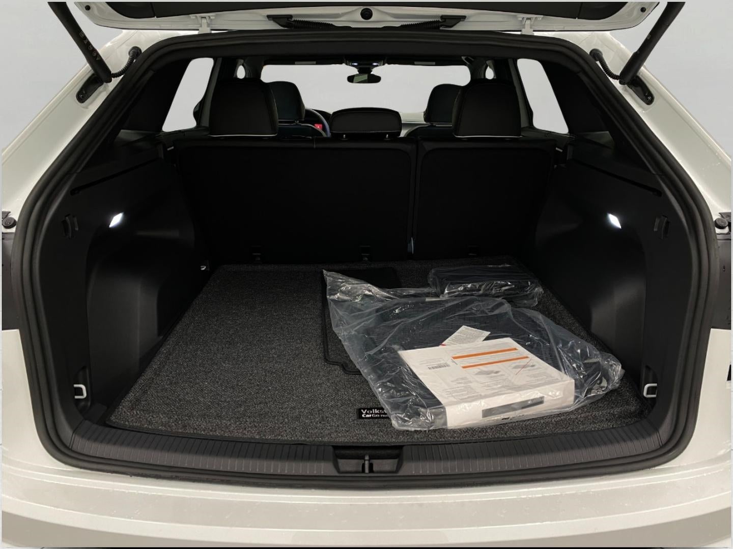 2026 Volkswagen Atlas Cross Sport 2.0T SEL Premium R-Line 4MOTION