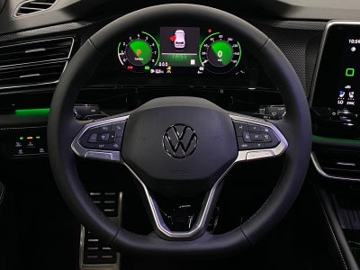 2026 Volkswagen Atlas Cross Sport 2.0T SEL Premium R-Line 4MOTION