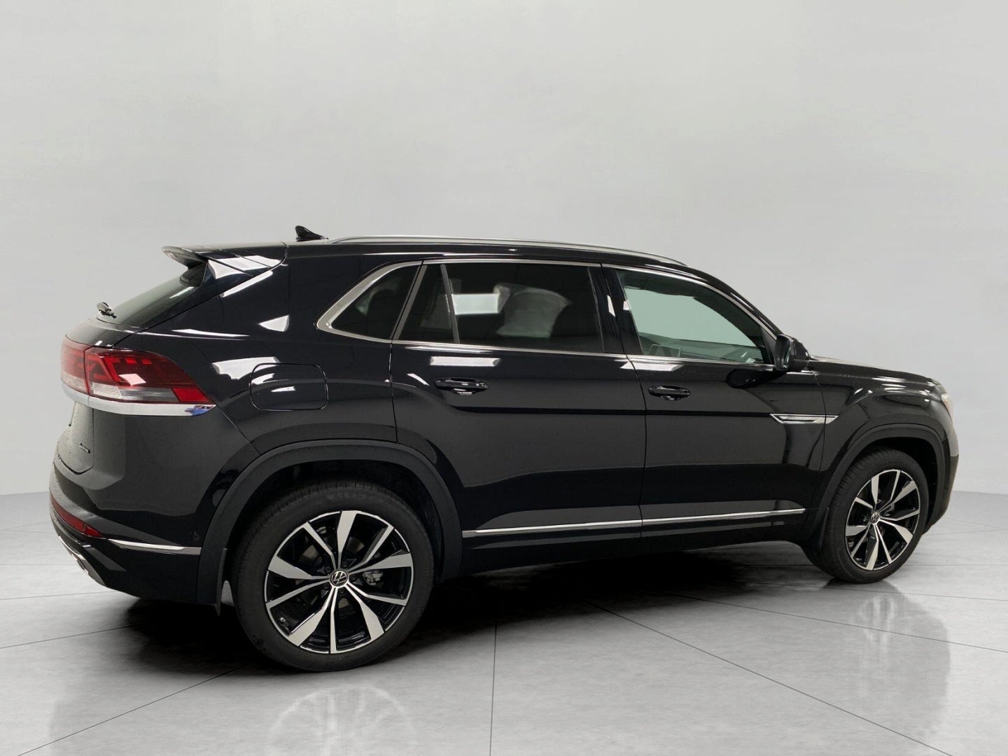 2026 Volkswagen Atlas Cross Sport 2.0T SEL Premium R-Line 4MOTION