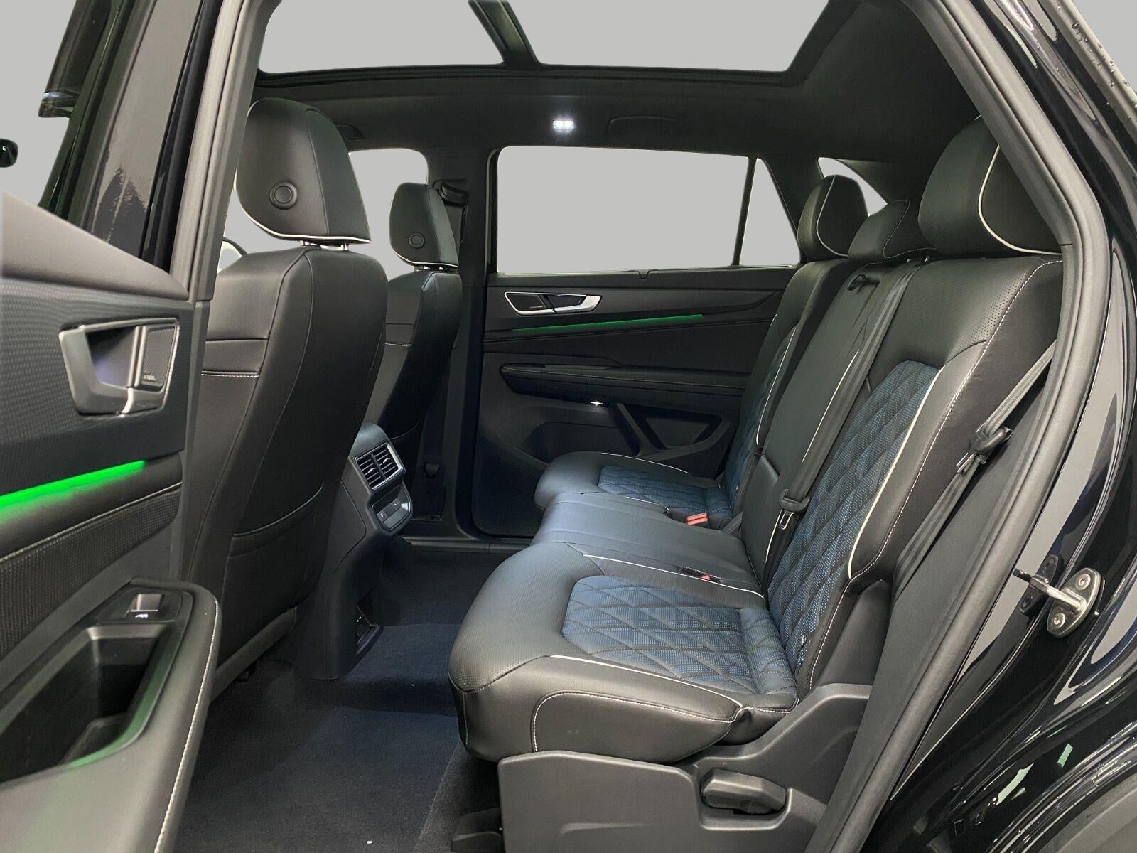 2026 Volkswagen Atlas Cross Sport 2.0T SEL Premium R-Line 4MOTION