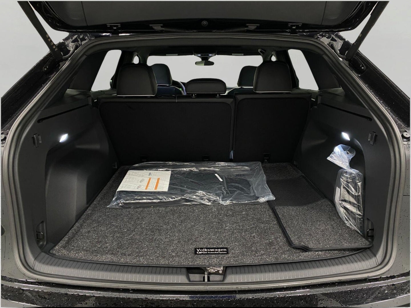 2026 Volkswagen Atlas Cross Sport 2.0T SEL Premium R-Line 4MOTION