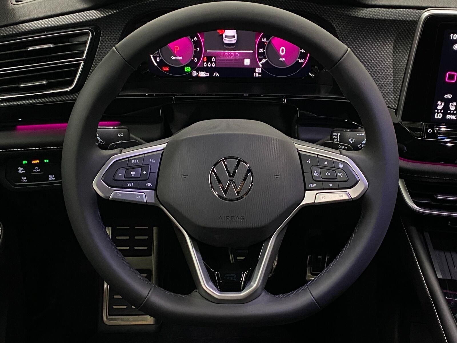 2026 Volkswagen Atlas Cross Sport 2.0T SEL Premium R-Line 4MOTION