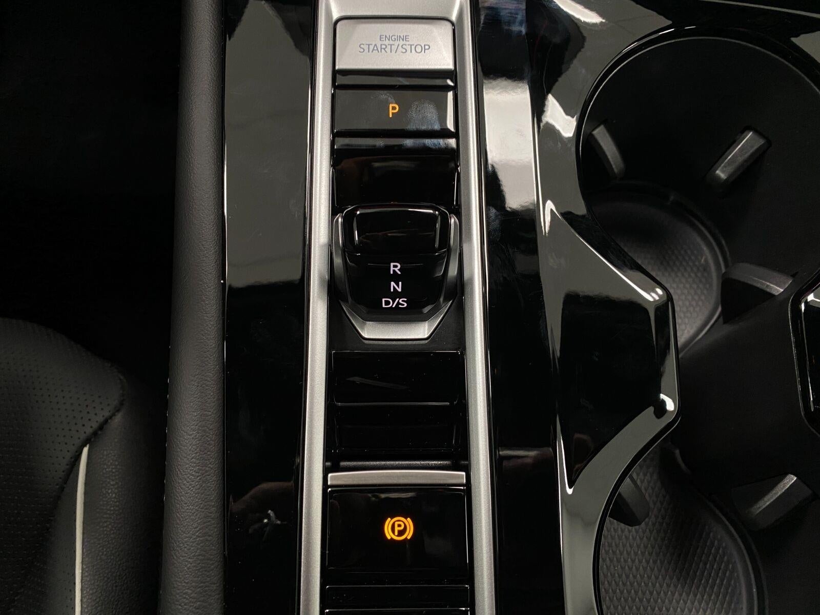 2026 Volkswagen Atlas Cross Sport 2.0T SEL Premium R-Line 4MOTION