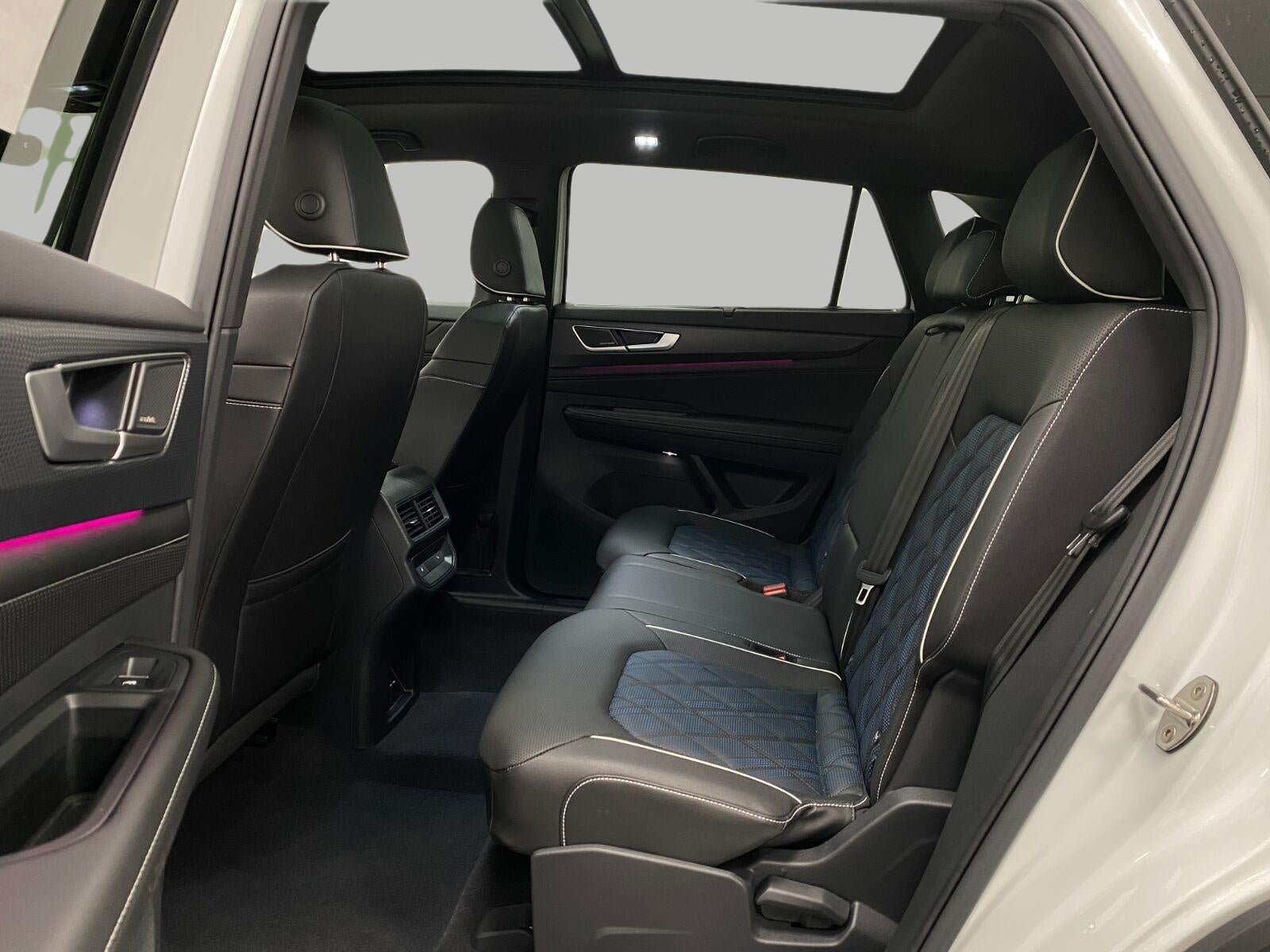 2026 Volkswagen Atlas Cross Sport 2.0T SEL Premium R-Line 4MOTION