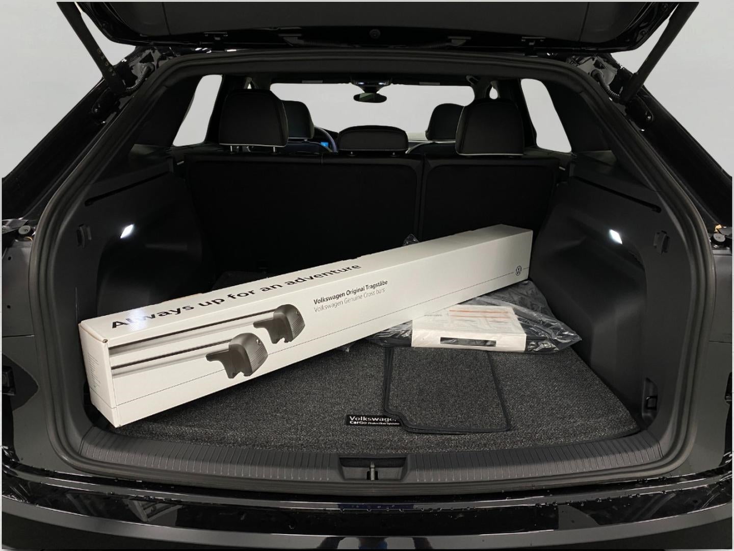 2026 Volkswagen Atlas Cross Sport 2.0T SEL Premium R-Line 4MOTION