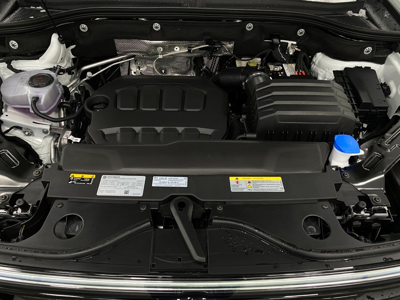 2026 Volkswagen Atlas Cross Sport 2.0T SEL Premium R-Line 4MOTION