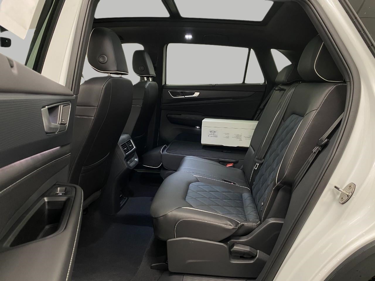 2026 Volkswagen Atlas Cross Sport 2.0T SEL Premium R-Line 4MOTION