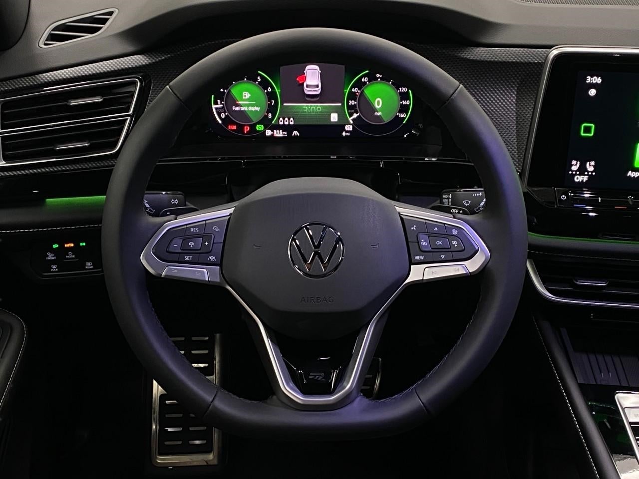 2026 Volkswagen Atlas Cross Sport 2.0T SEL Premium R-Line 4MOTION