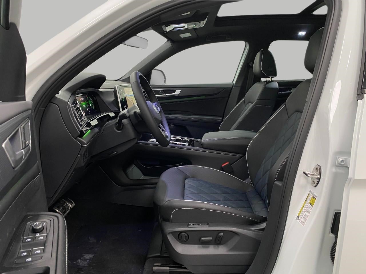 2026 Volkswagen Atlas Cross Sport 2.0T SEL Premium R-Line 4MOTION