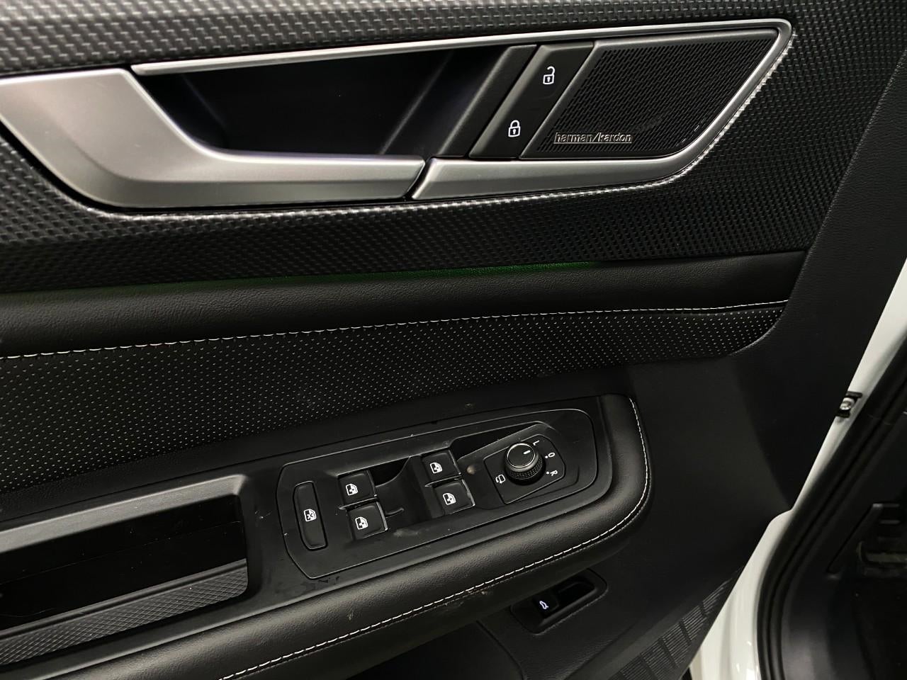 2026 Volkswagen Atlas Cross Sport 2.0T SEL Premium R-Line 4MOTION