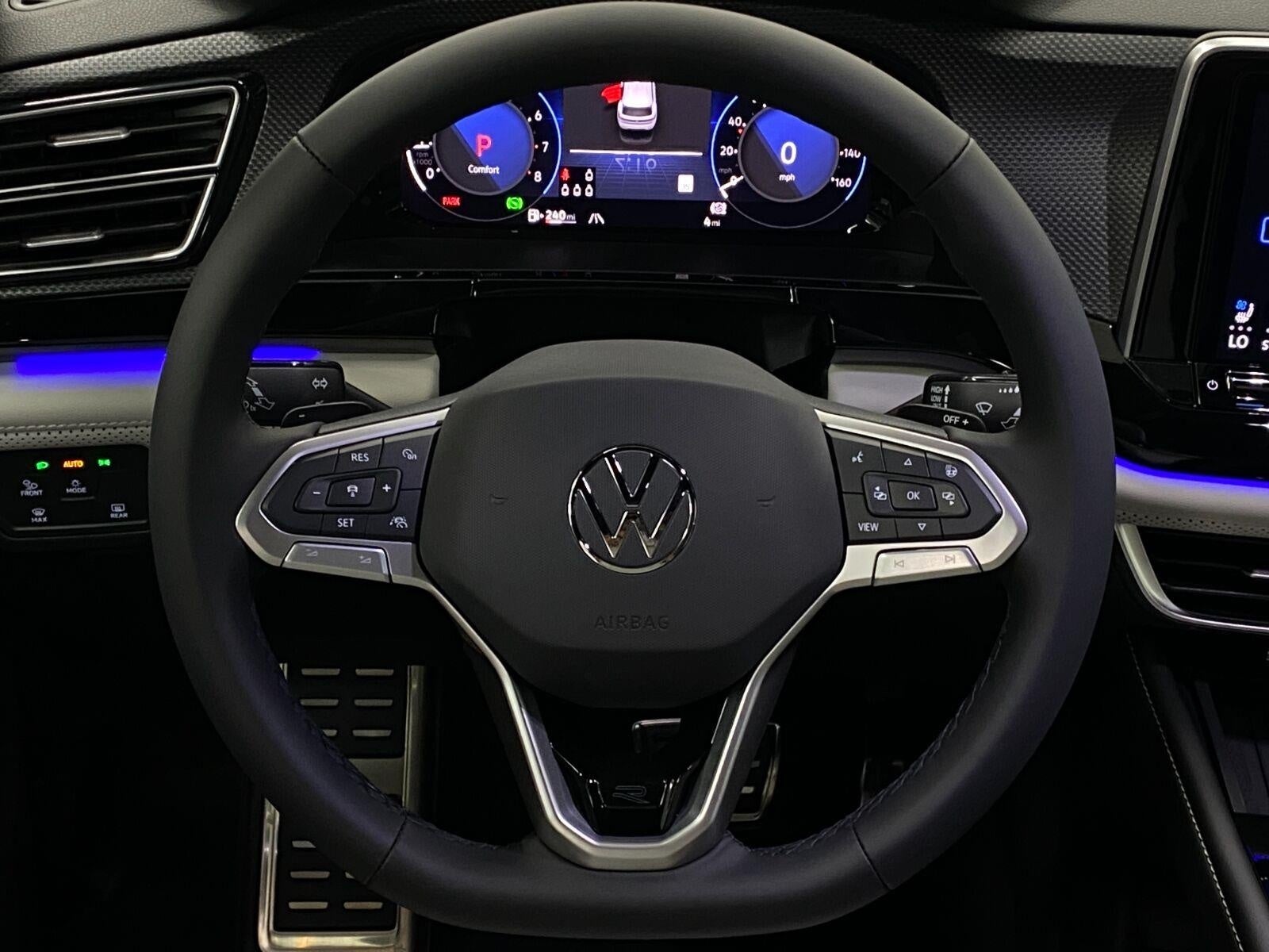 2026 Volkswagen Atlas Cross Sport 2.0T SEL Premium R-Line 4MOTION