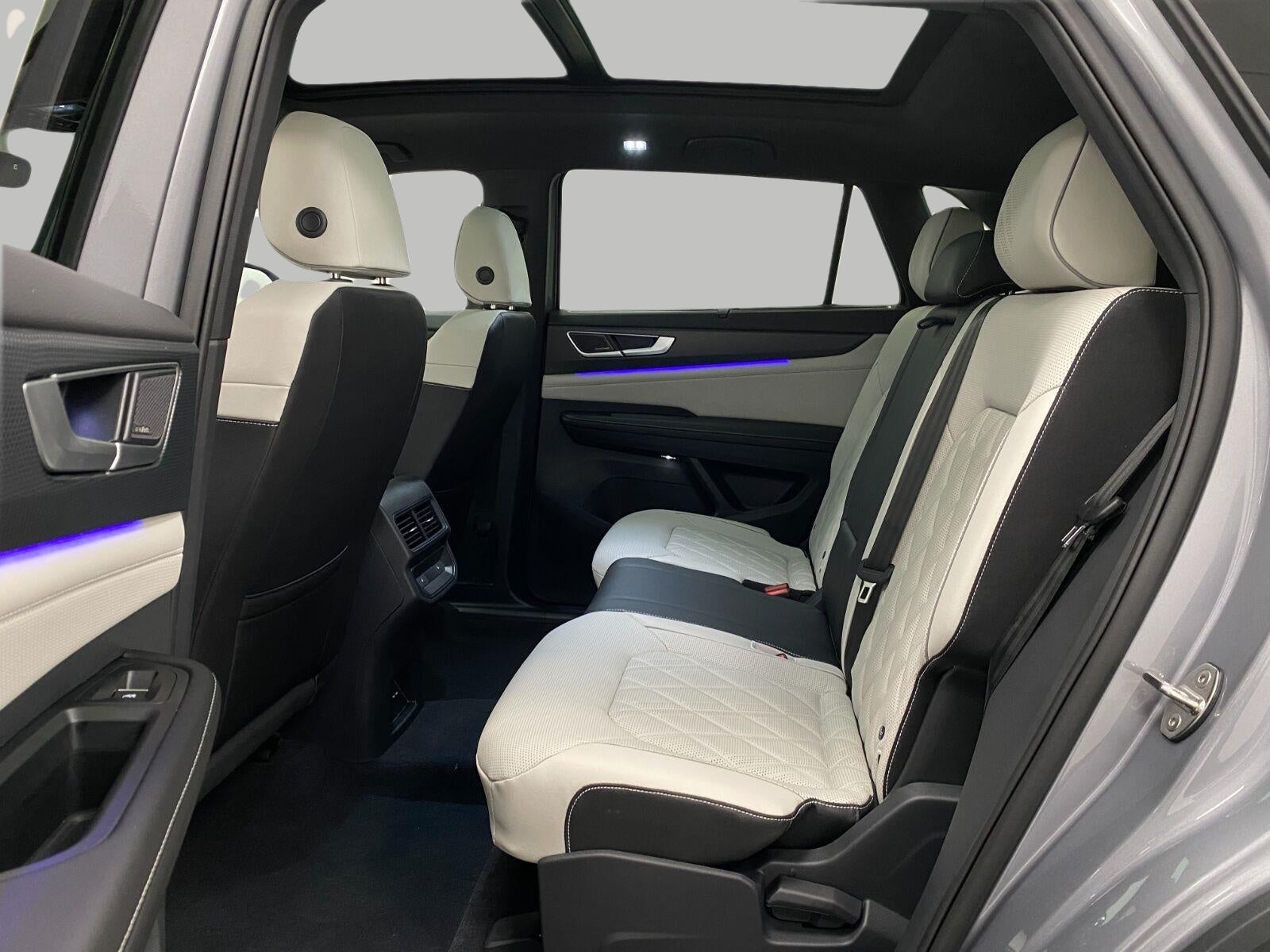 2026 Volkswagen Atlas Cross Sport 2.0T SEL Premium R-Line 4MOTION