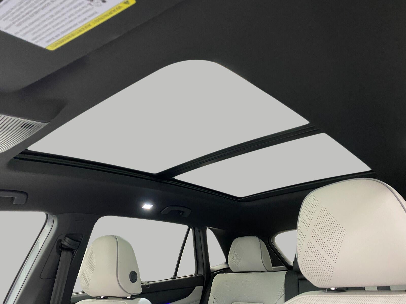 2026 Volkswagen Atlas Cross Sport 2.0T SEL Premium R-Line 4MOTION