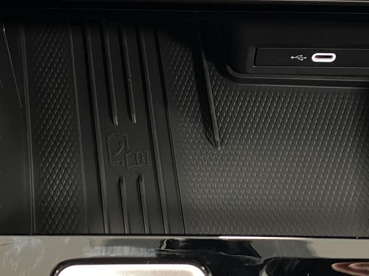 2026 Volkswagen Atlas Cross Sport 2.0T SEL Premium R-Line 4MOTION