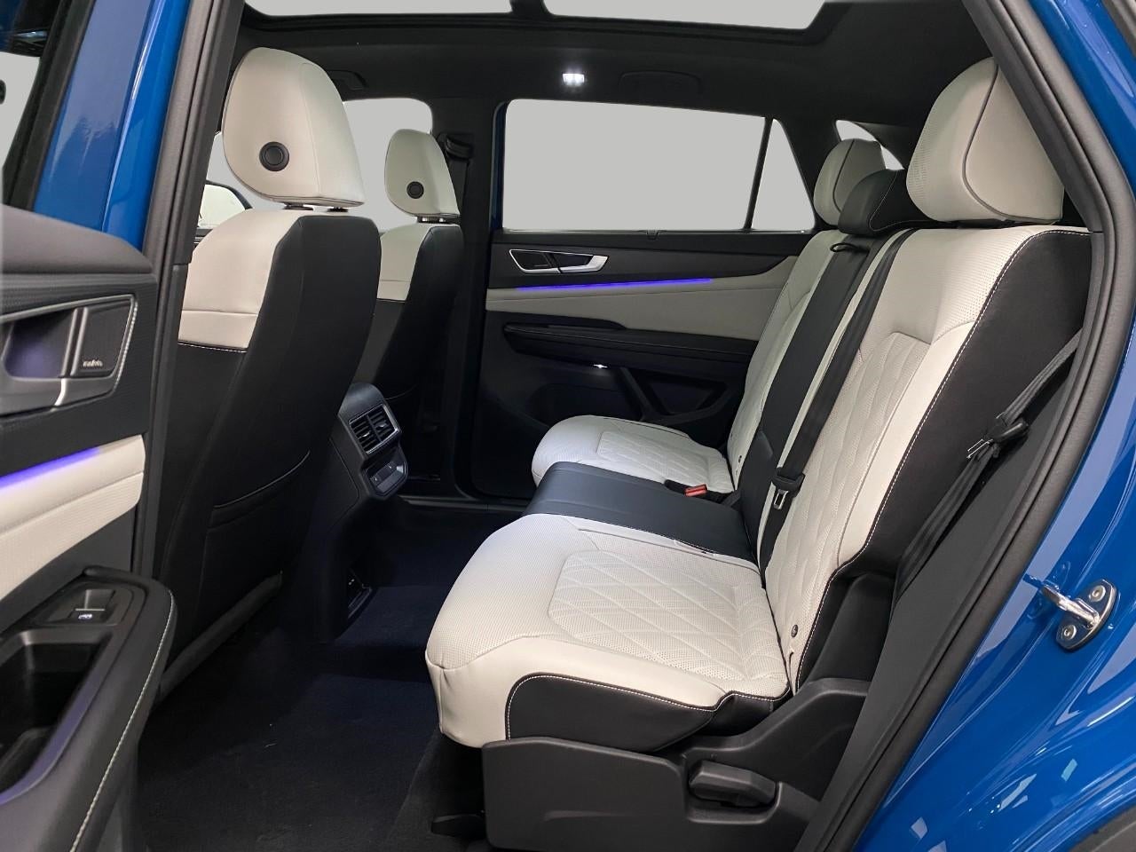 2026 Volkswagen Atlas Cross Sport 2.0T SEL Premium R-Line 4MOTION