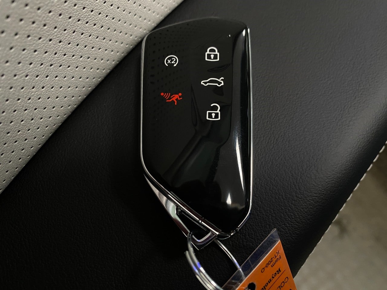 2026 Volkswagen Atlas Cross Sport 2.0T SEL Premium R-Line 4MOTION