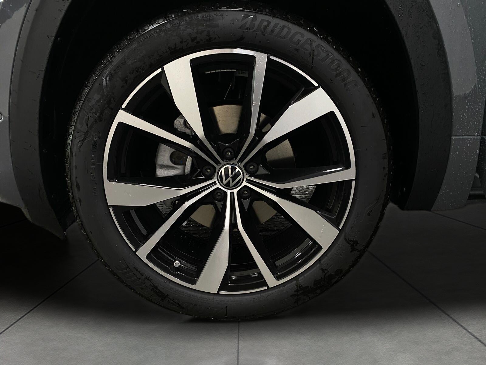 2026 Volkswagen Atlas Cross Sport 2.0T SEL Premium R-Line 4MOTION