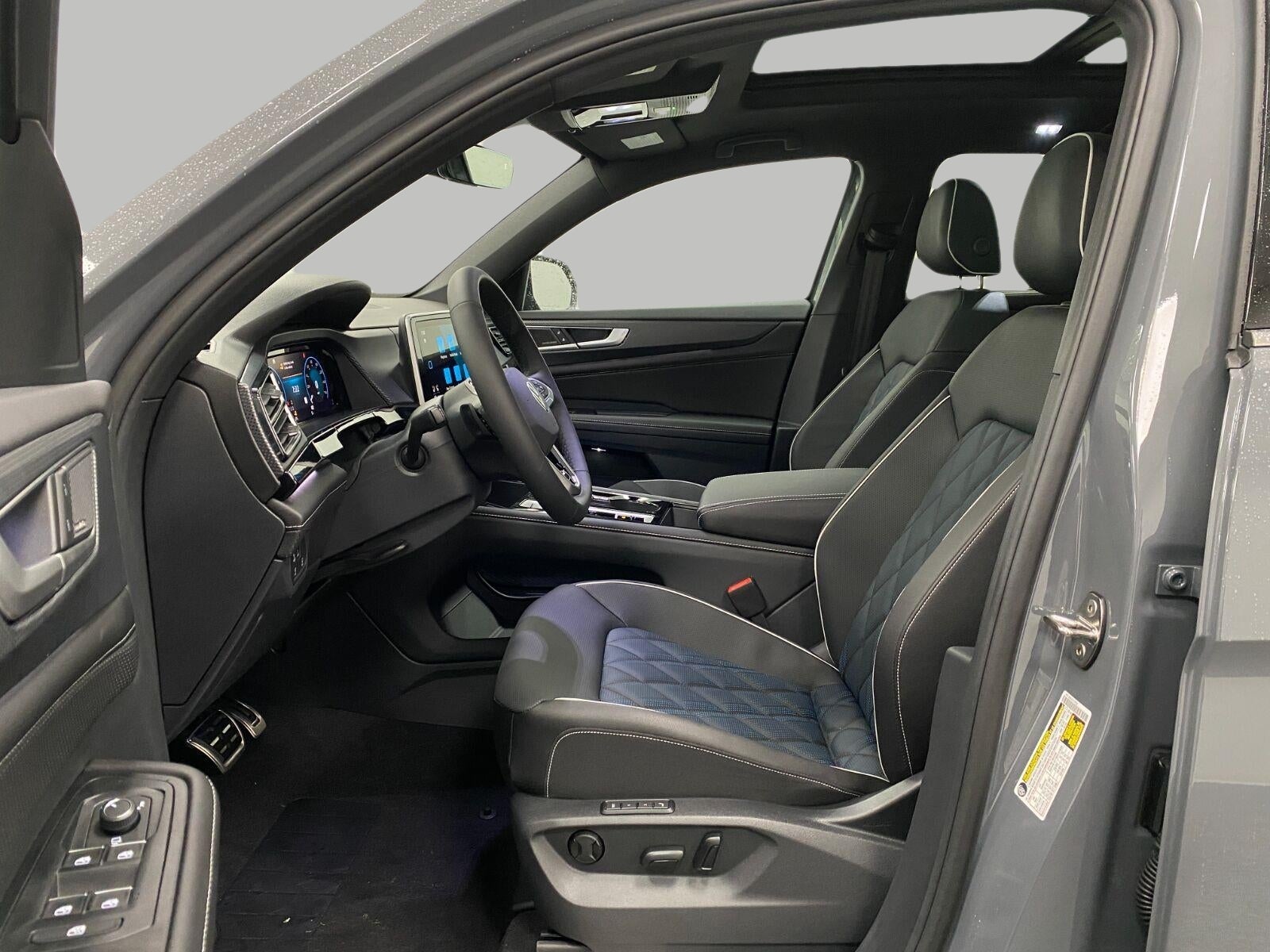 2026 Volkswagen Atlas Cross Sport 2.0T SEL Premium R-Line 4MOTION
