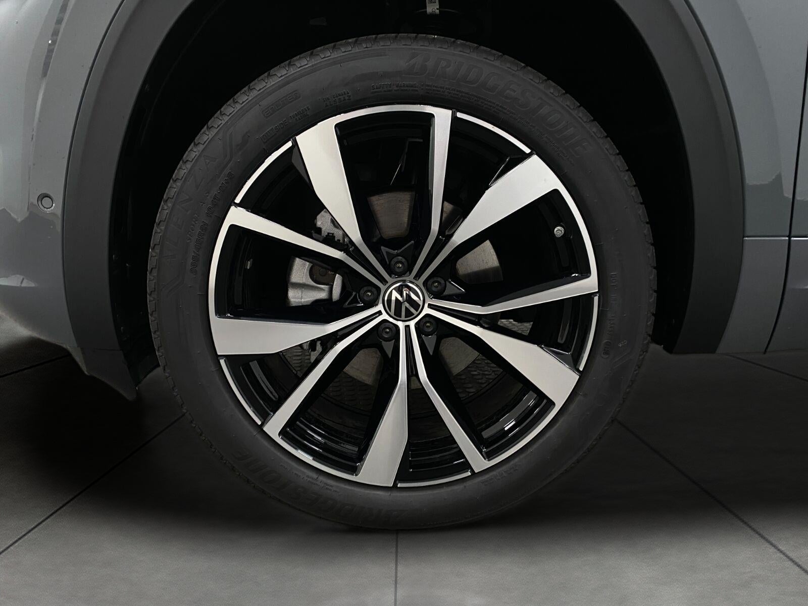 2026 Volkswagen Atlas 2.0T SEL Premium R-Line 4MOTION