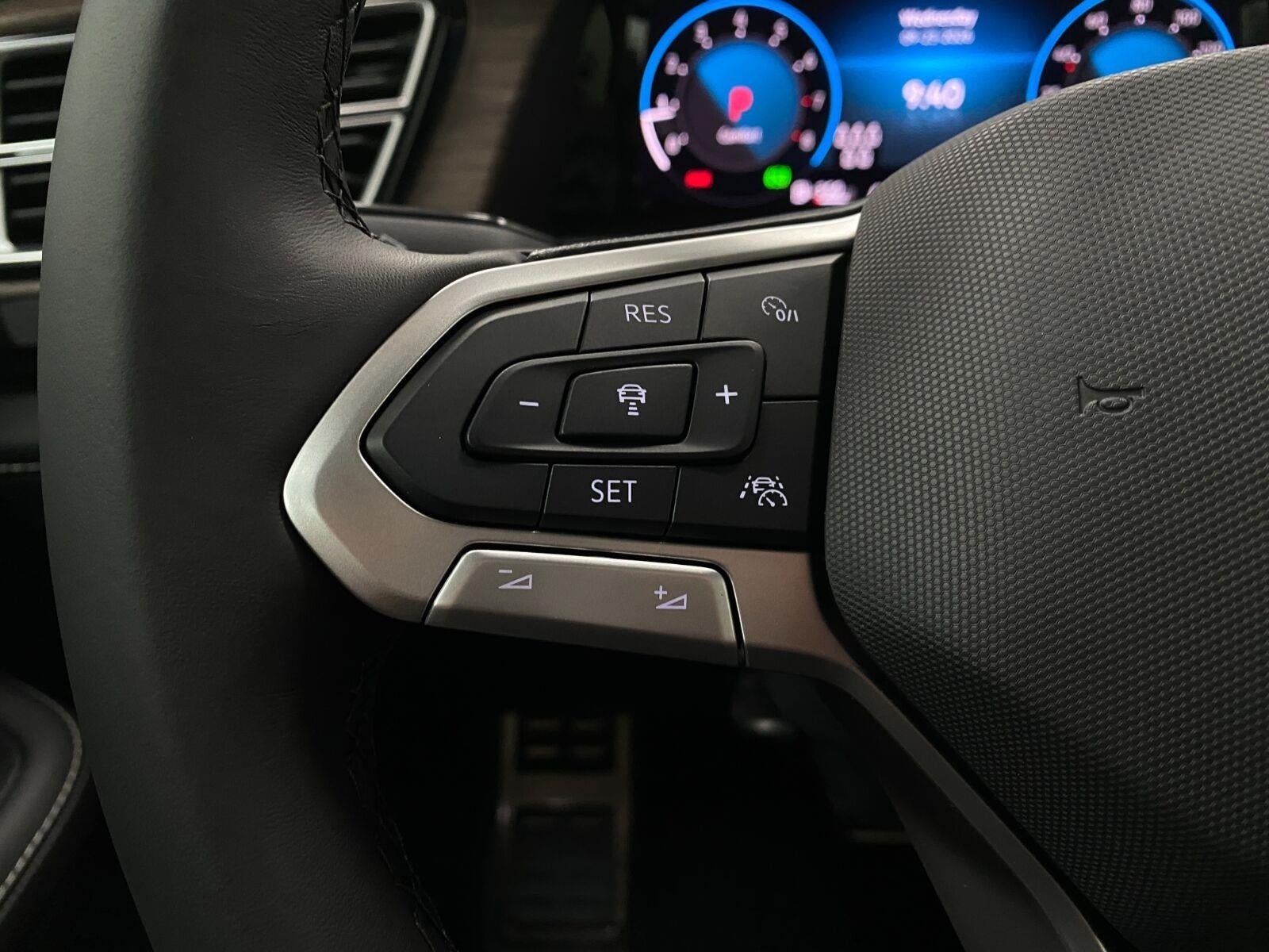 2026 Volkswagen Atlas 2.0T SEL Premium R-Line 4MOTION