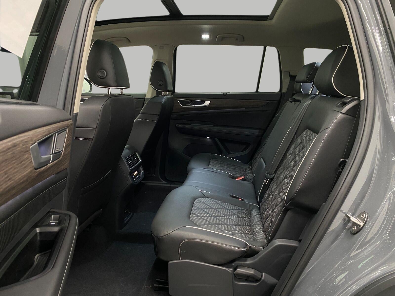 2026 Volkswagen Atlas 2.0T SEL Premium R-Line 4MOTION