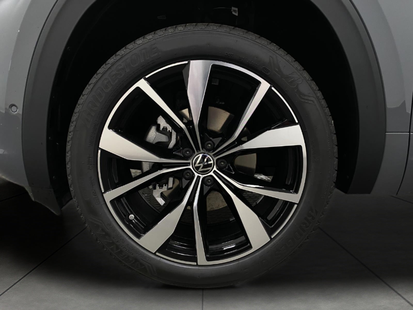 2026 Volkswagen Atlas 2.0T SEL Premium R-Line 4MOTION